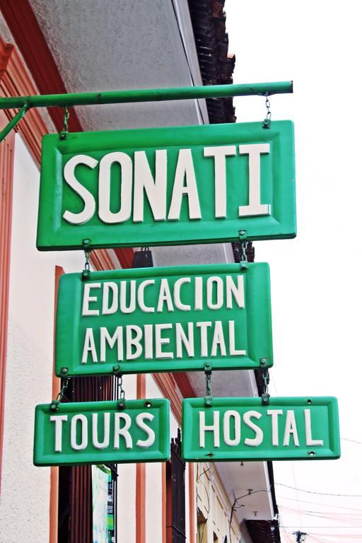 Hostal Sonati León Buitenkant foto