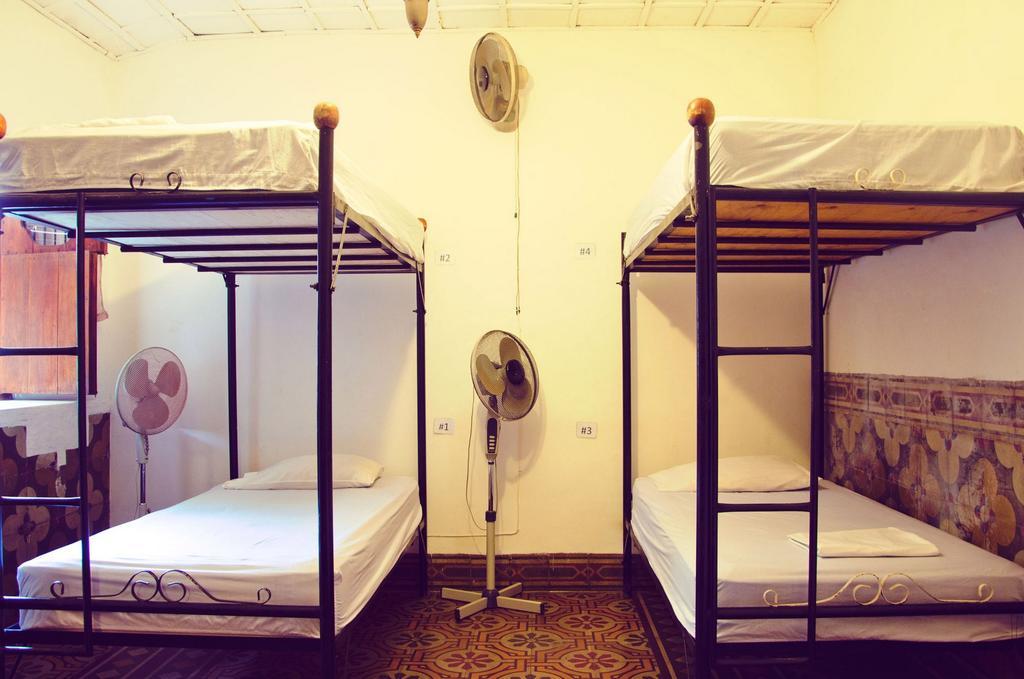 Hostal Sonati León Buitenkant foto