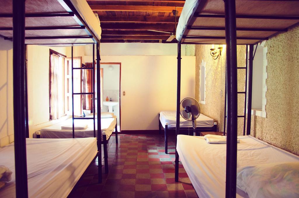 Hostal Sonati León Buitenkant foto