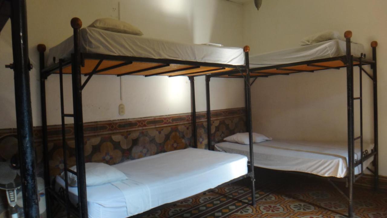 Hostal Sonati León Buitenkant foto