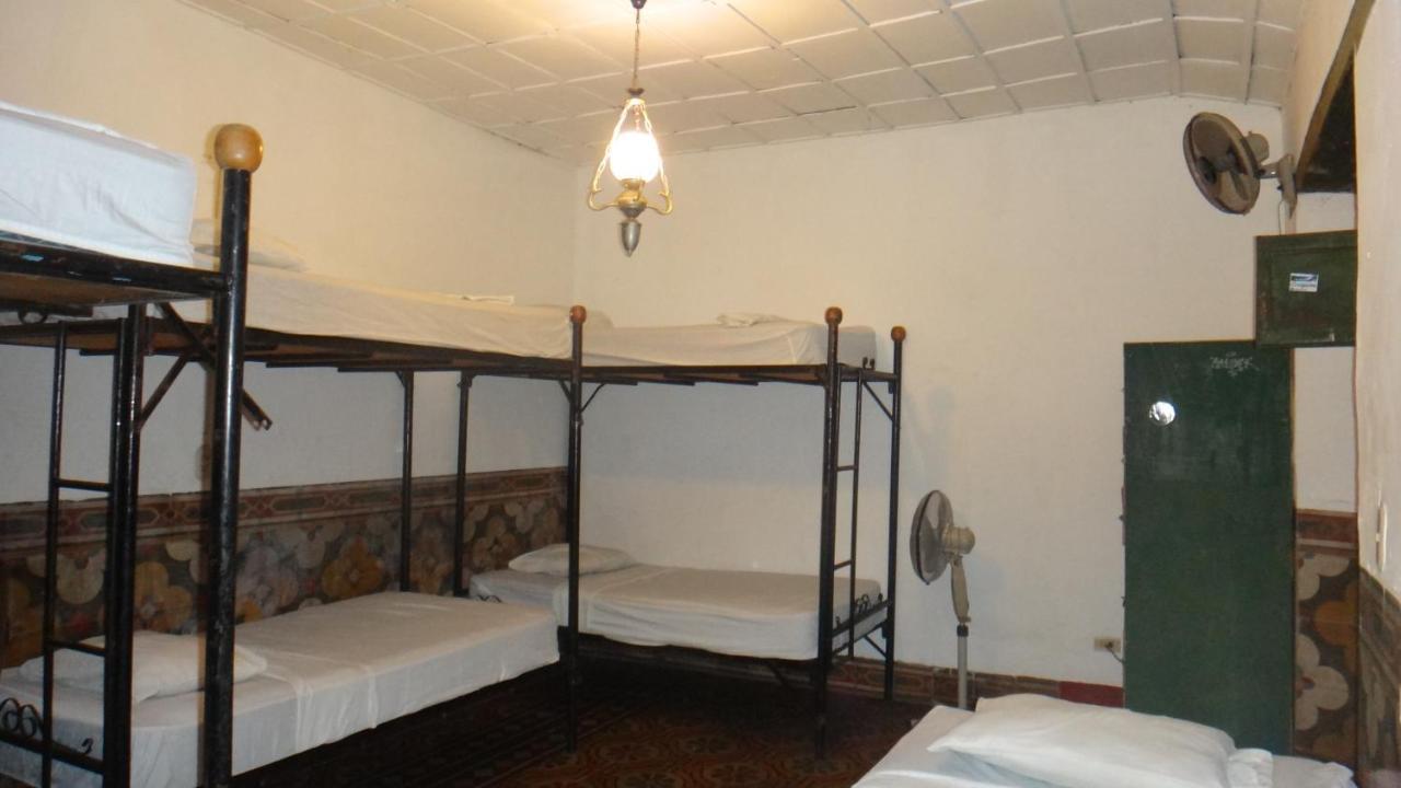 Hostal Sonati León Buitenkant foto