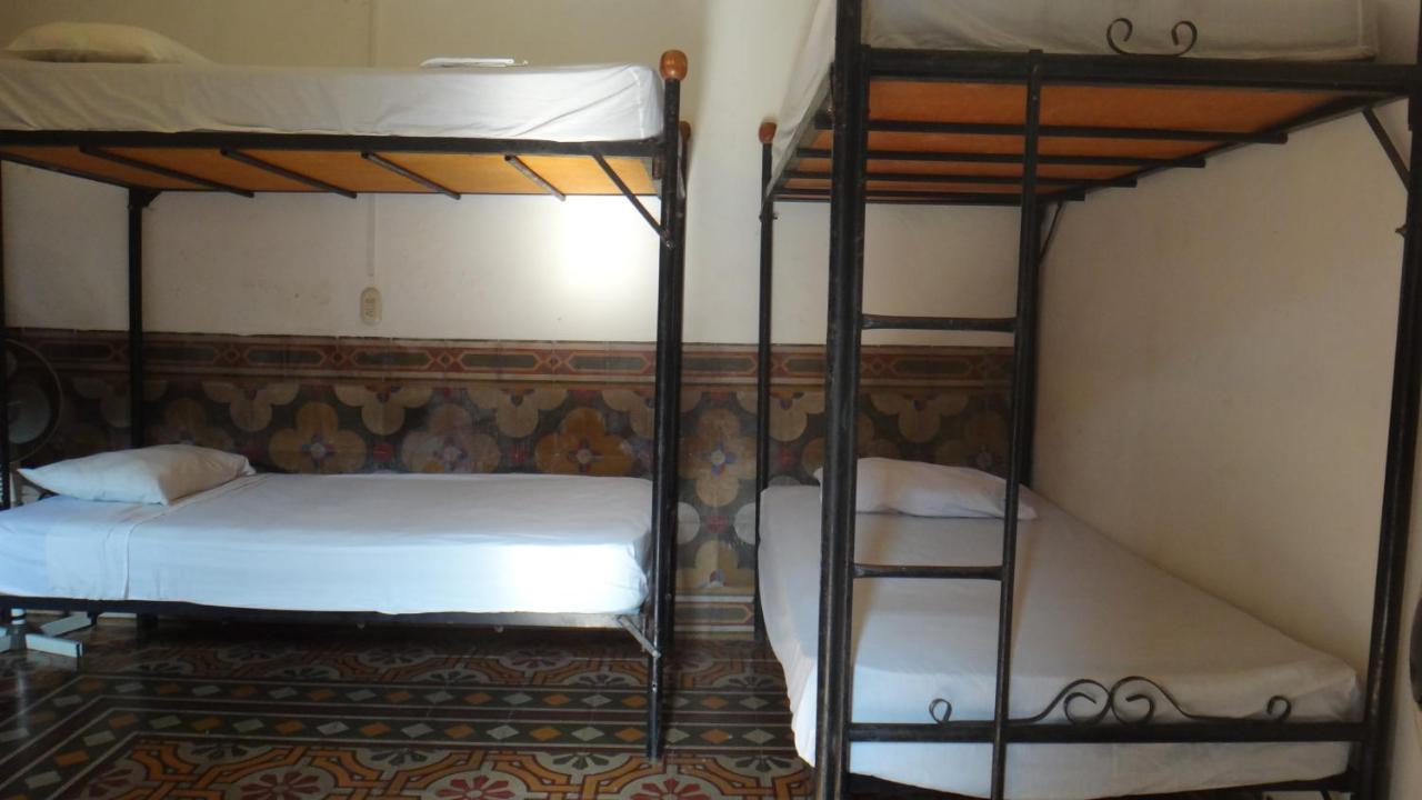 Hostal Sonati León Buitenkant foto