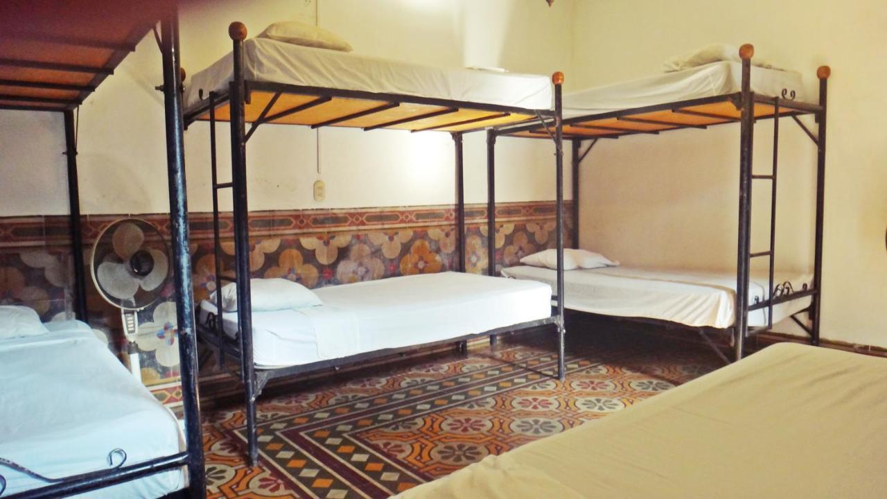 Hostal Sonati León Buitenkant foto